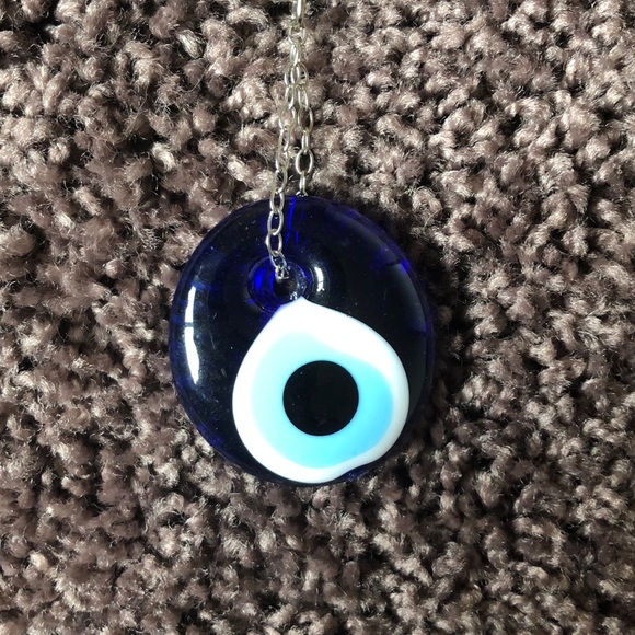 ✨HOST PICK✨decor silver hamsa - Picture 4 of 5